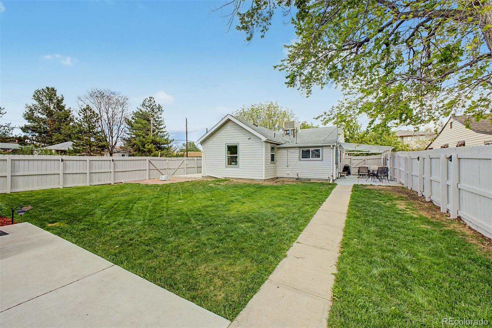 MLS Image #23 for 901 s locust street,denver, Colorado