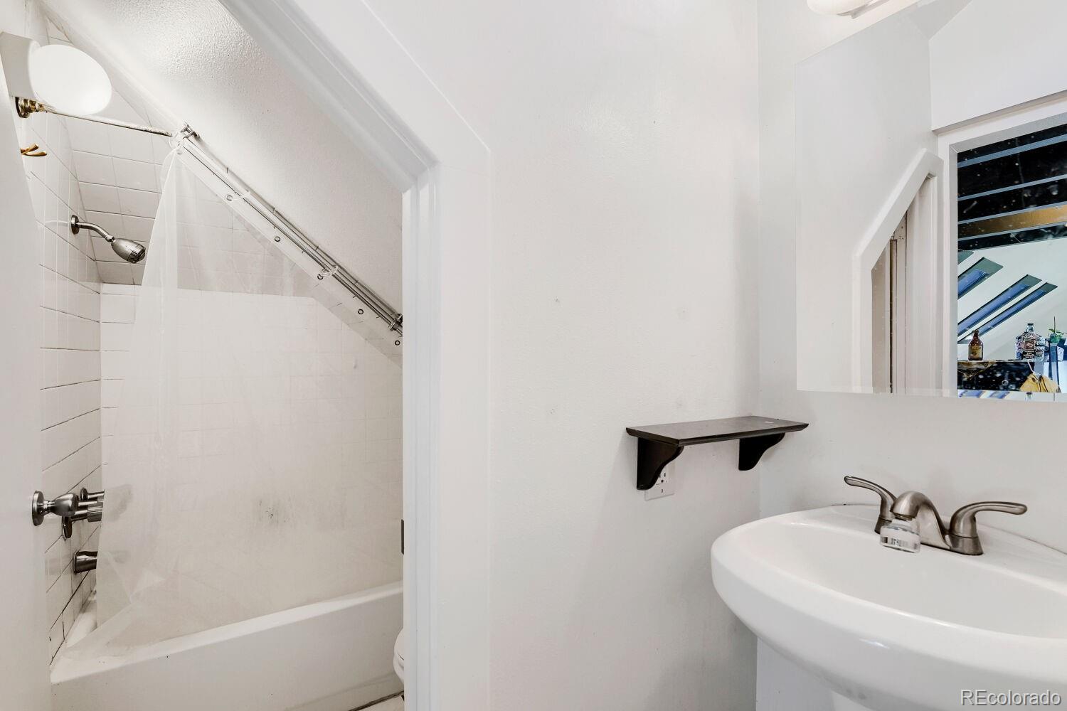 MLS Image #16 for 1950 n clarkson street,denver, Colorado