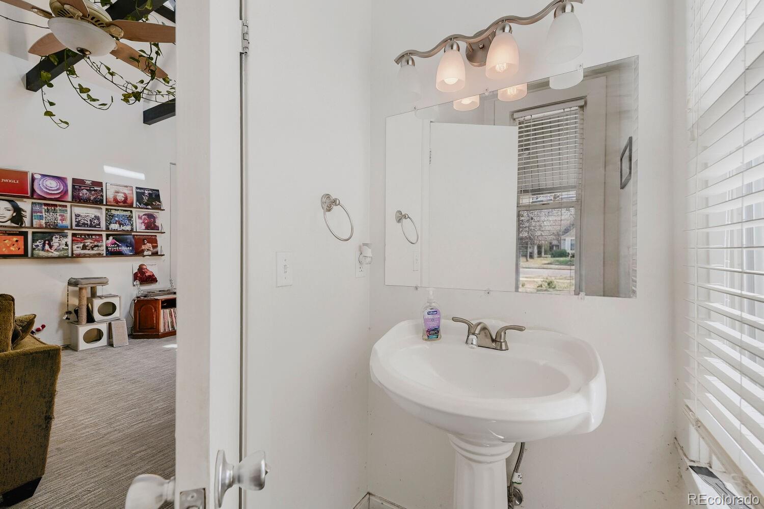 MLS Image #17 for 1950 n clarkson street,denver, Colorado
