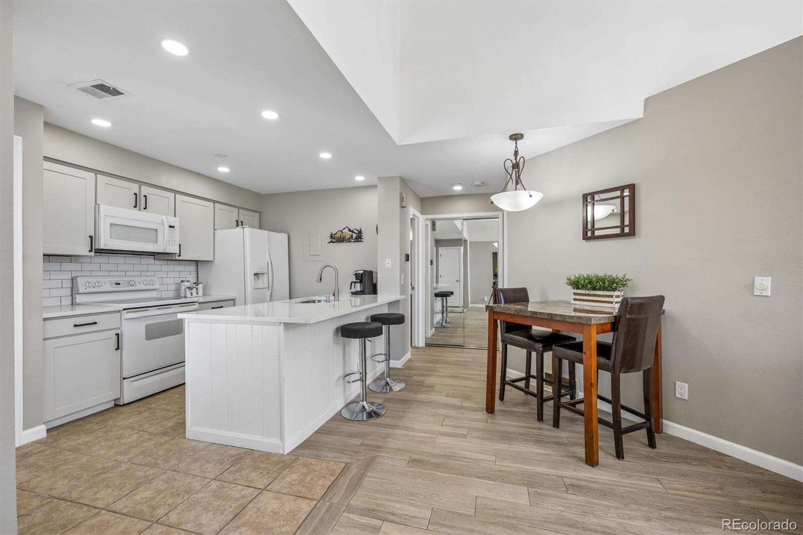 MLS Image #4 for 13732 e lehigh avenue,aurora, Colorado