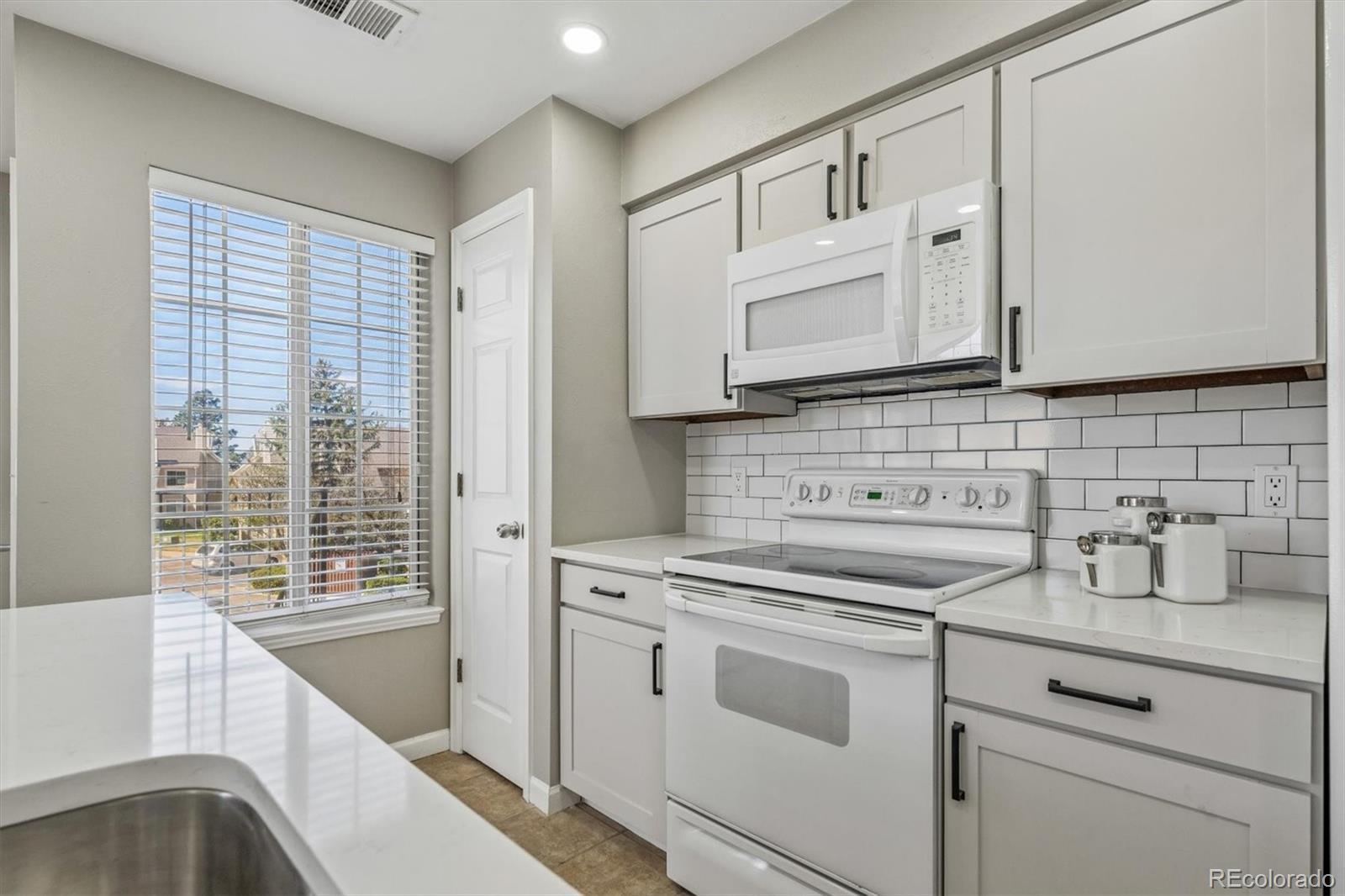 MLS Image #7 for 13732 e lehigh avenue,aurora, Colorado