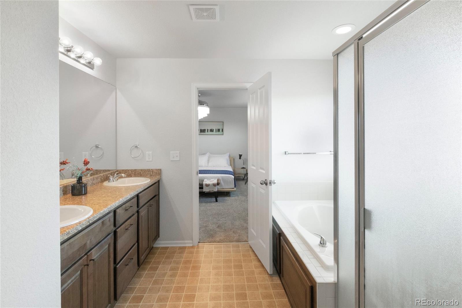 MLS Image #14 for 25380 e aberdeen drive,aurora, Colorado