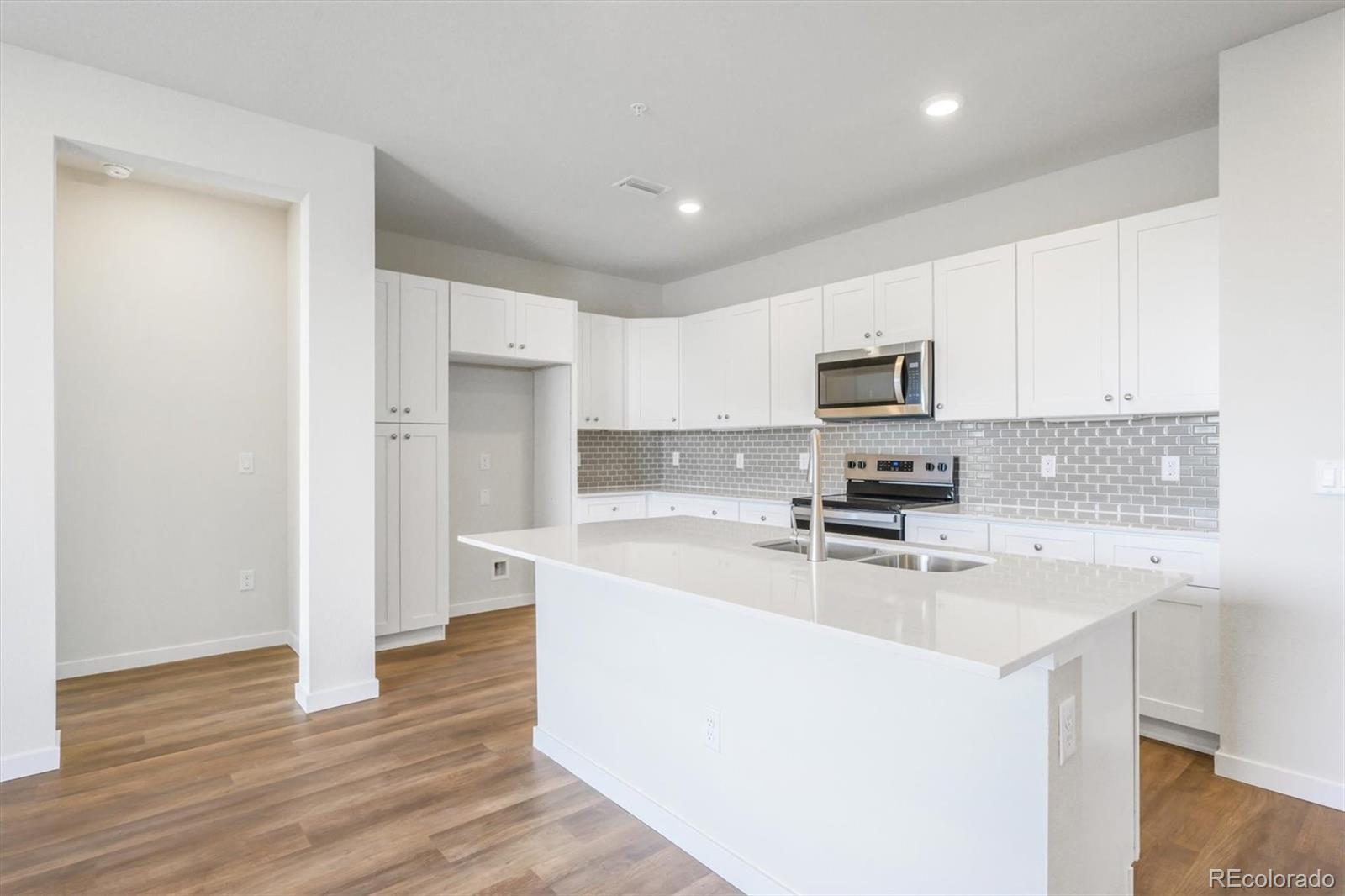 MLS Image #5 for 483  interlocken boulevard 203,broomfield, Colorado