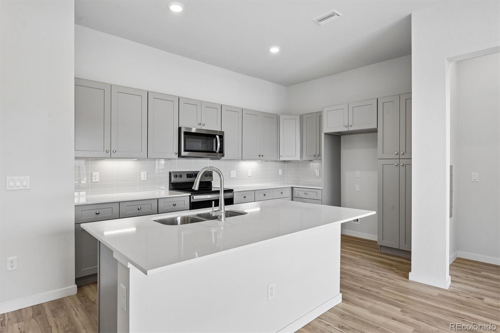MLS Image #6 for 483  interlocken boulevard 401,broomfield, Colorado