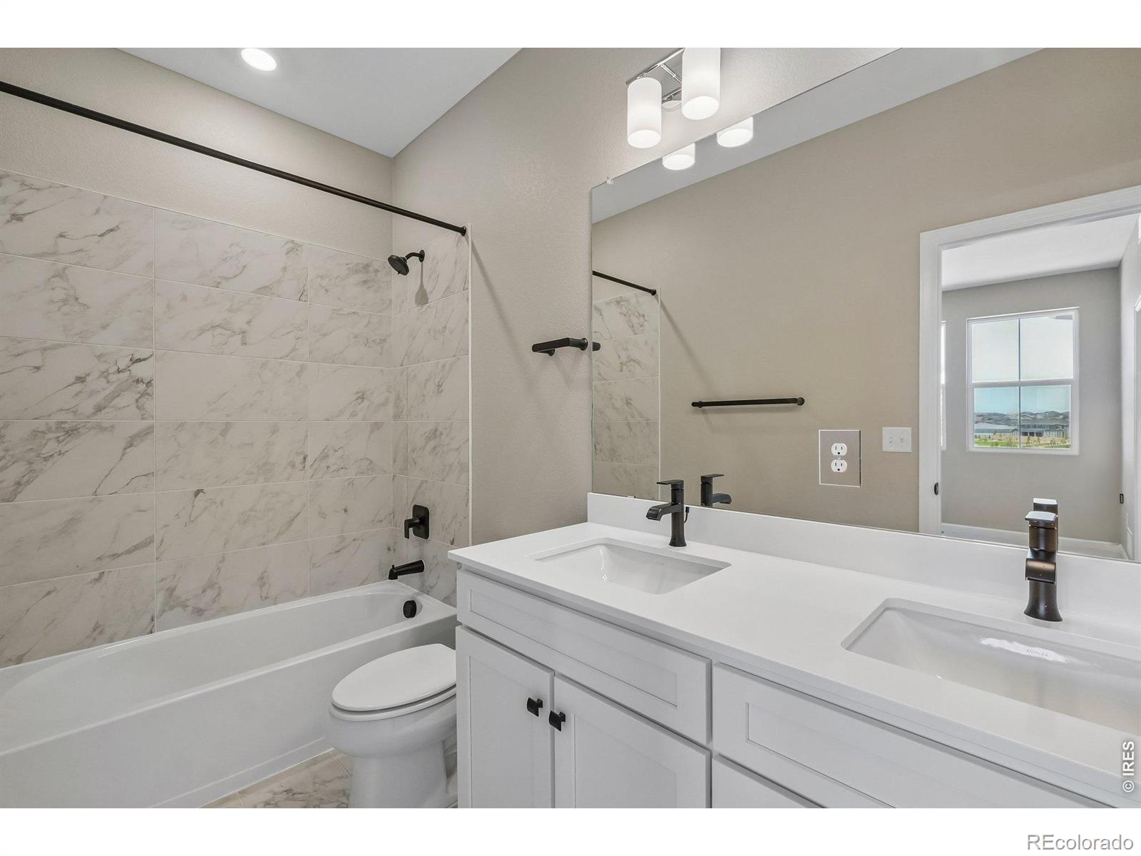 MLS Image #13 for 24406 e 35th drive,aurora, Colorado