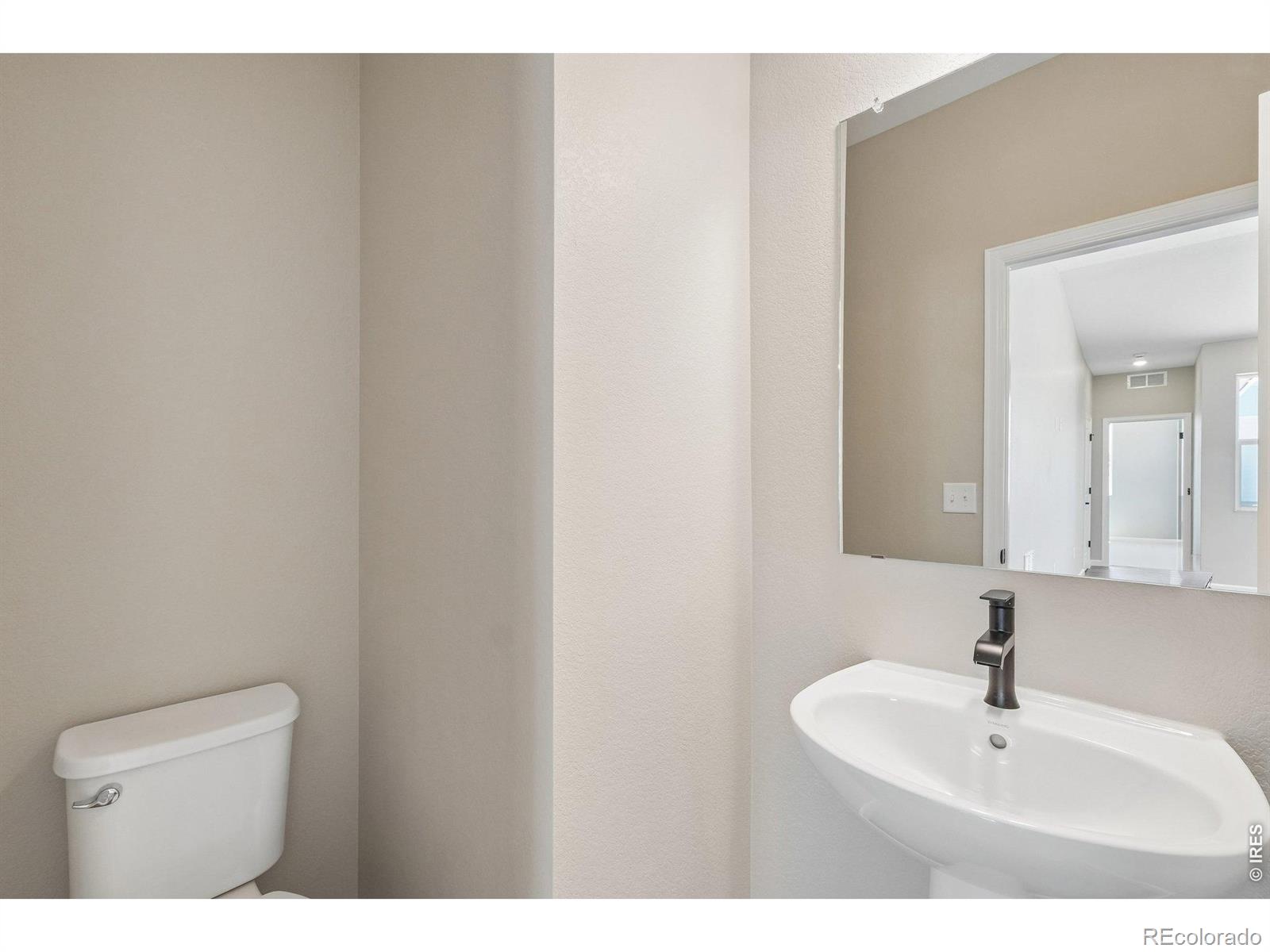 MLS Image #16 for 24406 e 35th drive,aurora, Colorado
