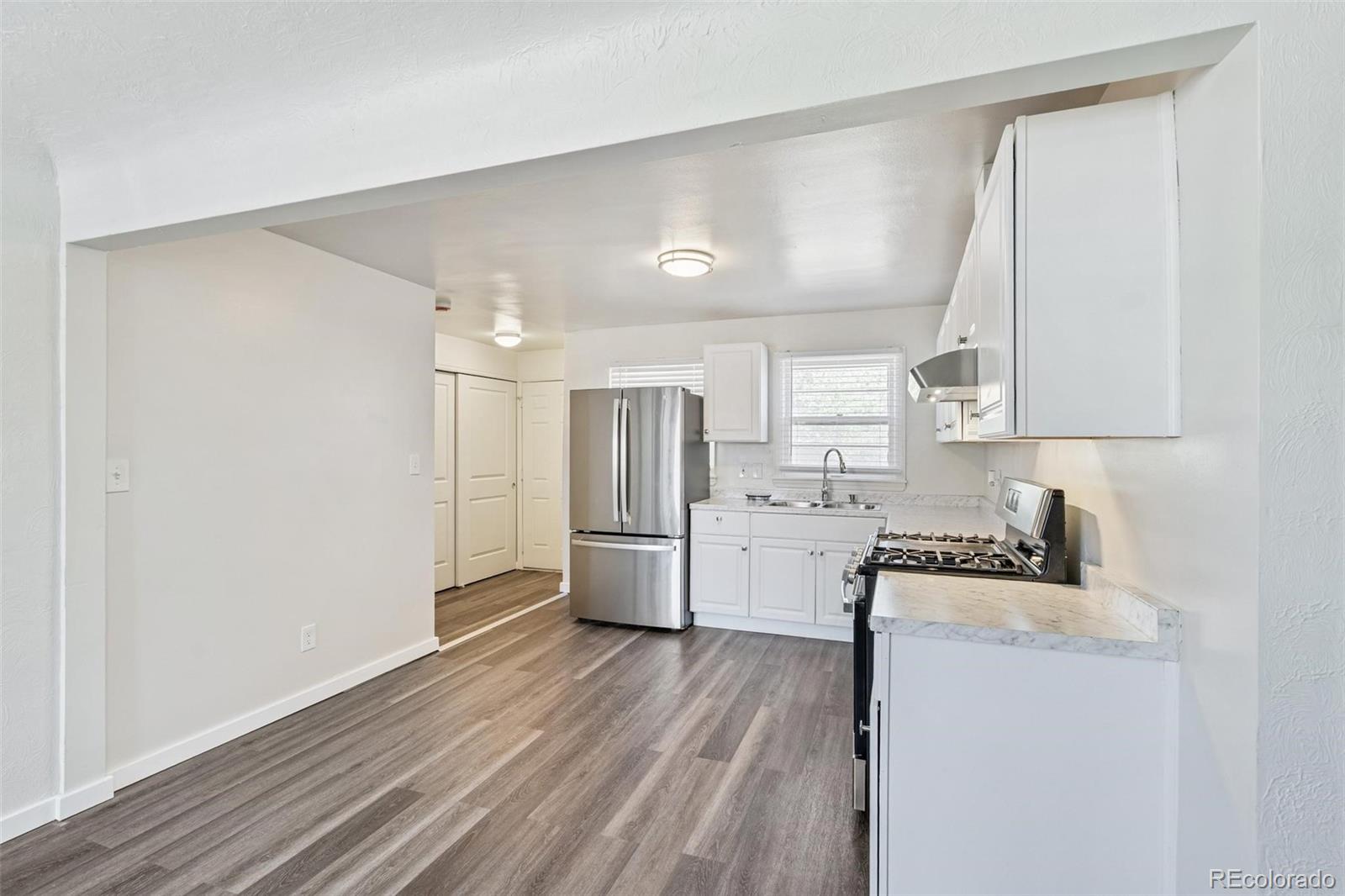 MLS Image #10 for 320  stuart street,denver, Colorado