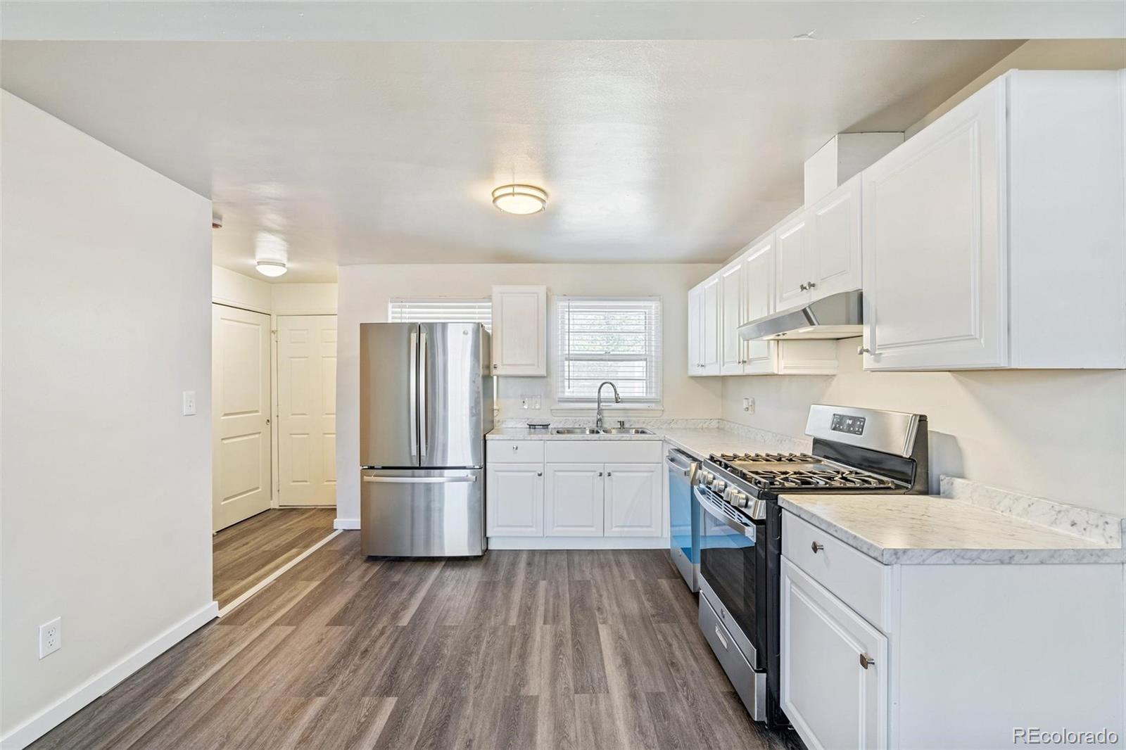 MLS Image #8 for 320  stuart street,denver, Colorado
