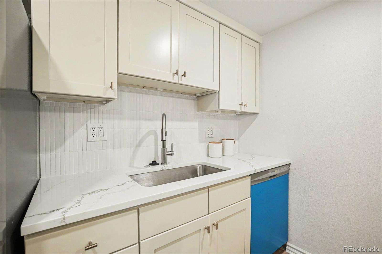 MLS Image #5 for 12133  melody drive,denver, Colorado