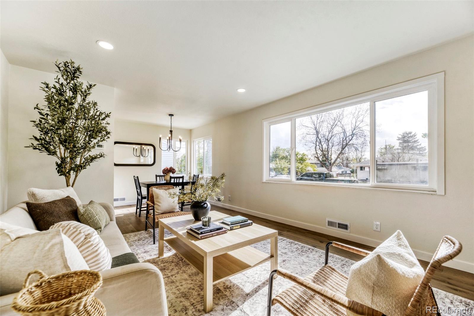 MLS Image #5 for 1590 s jackson street,denver, Colorado