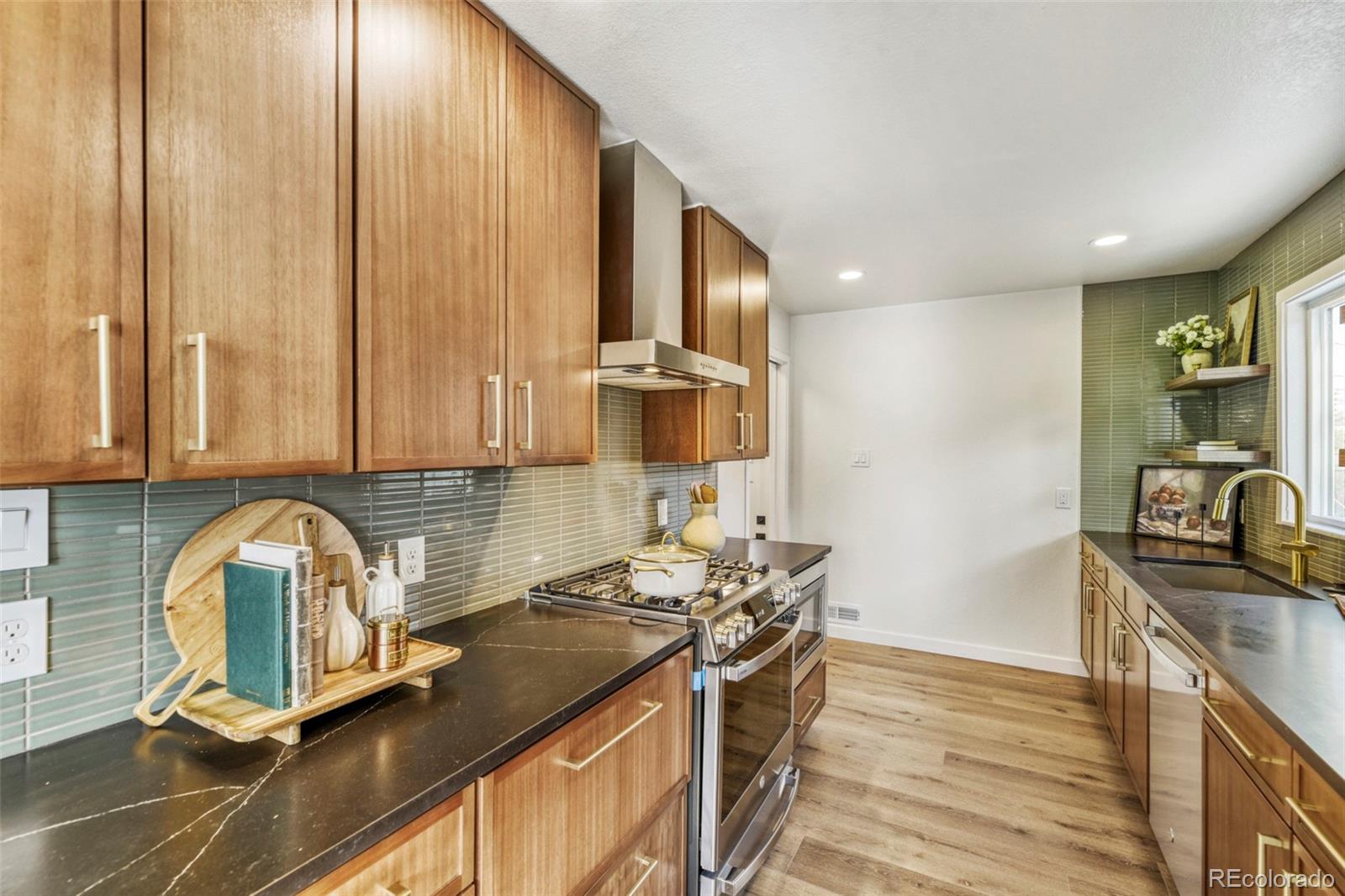 MLS Image #8 for 1590 s jackson street,denver, Colorado