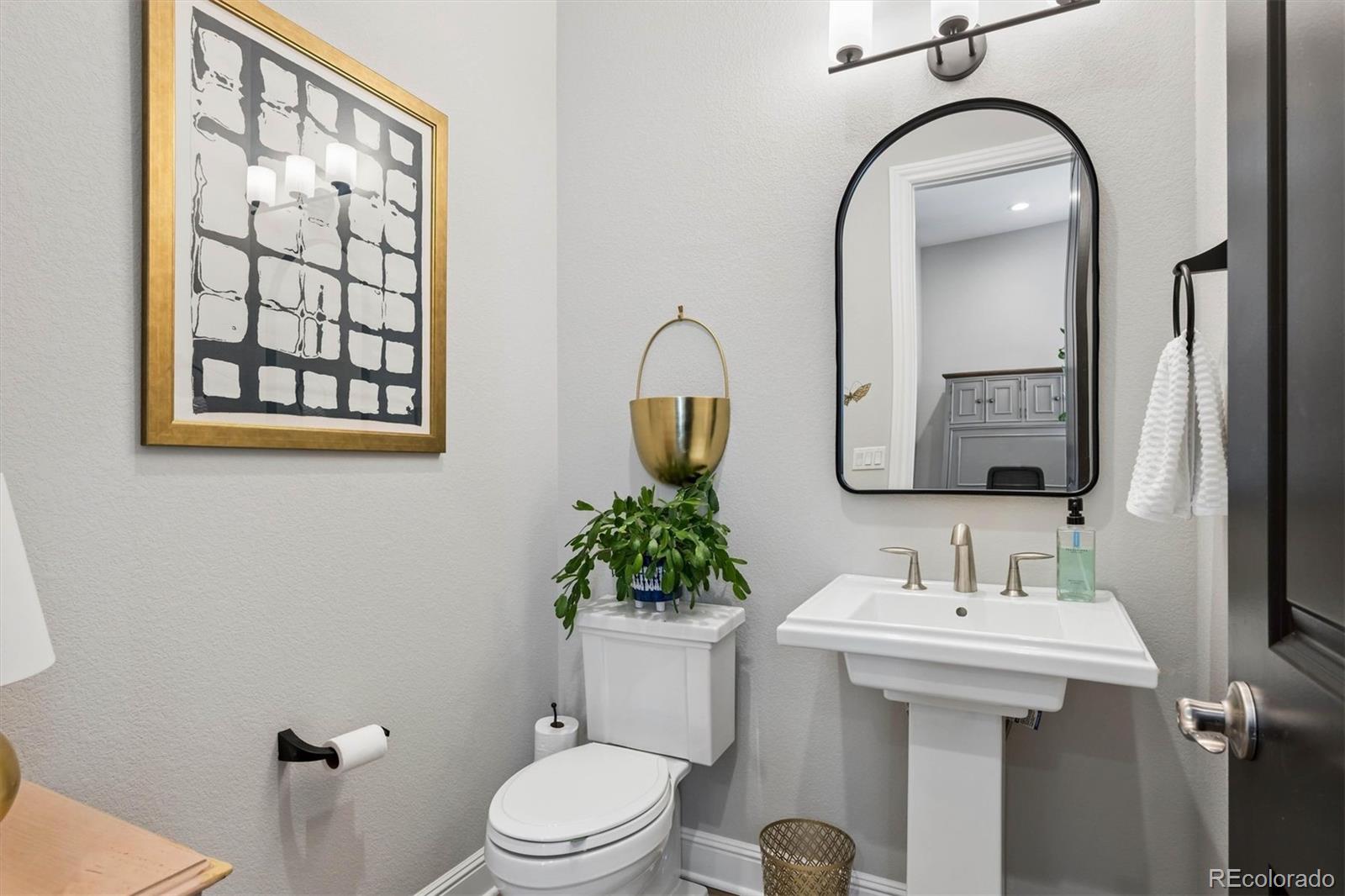 MLS Image #17 for 8457 s shawnee court,aurora, Colorado