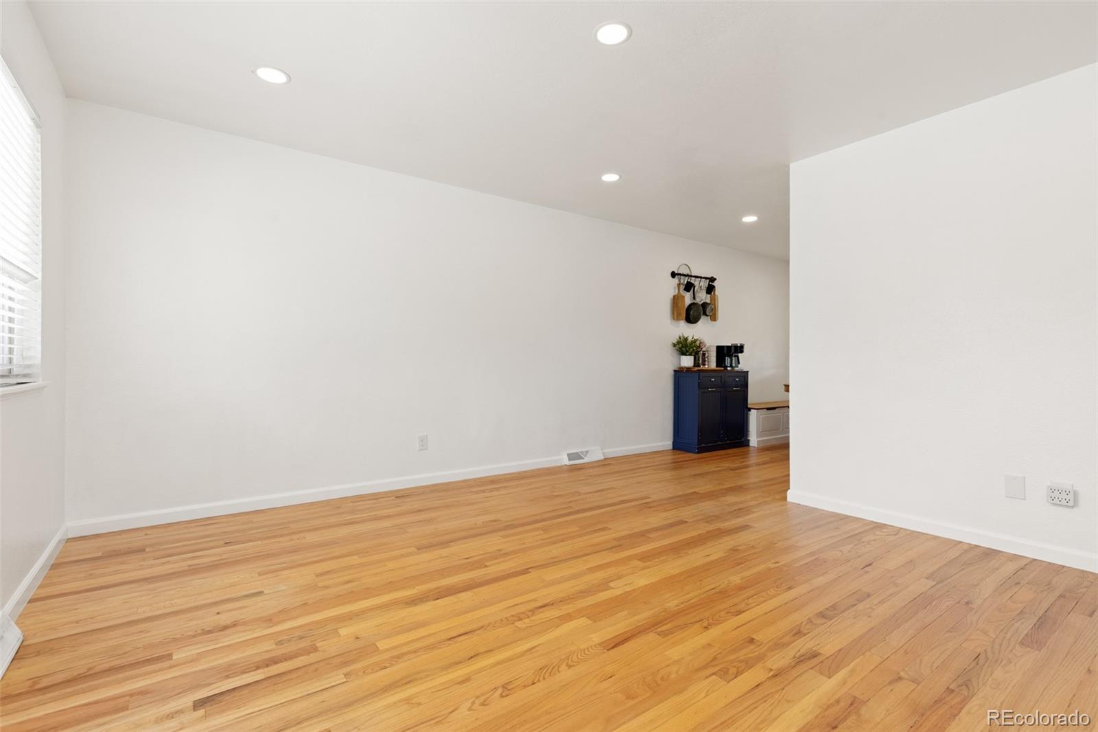 MLS Image #11 for 887  clarkson court,denver, Colorado