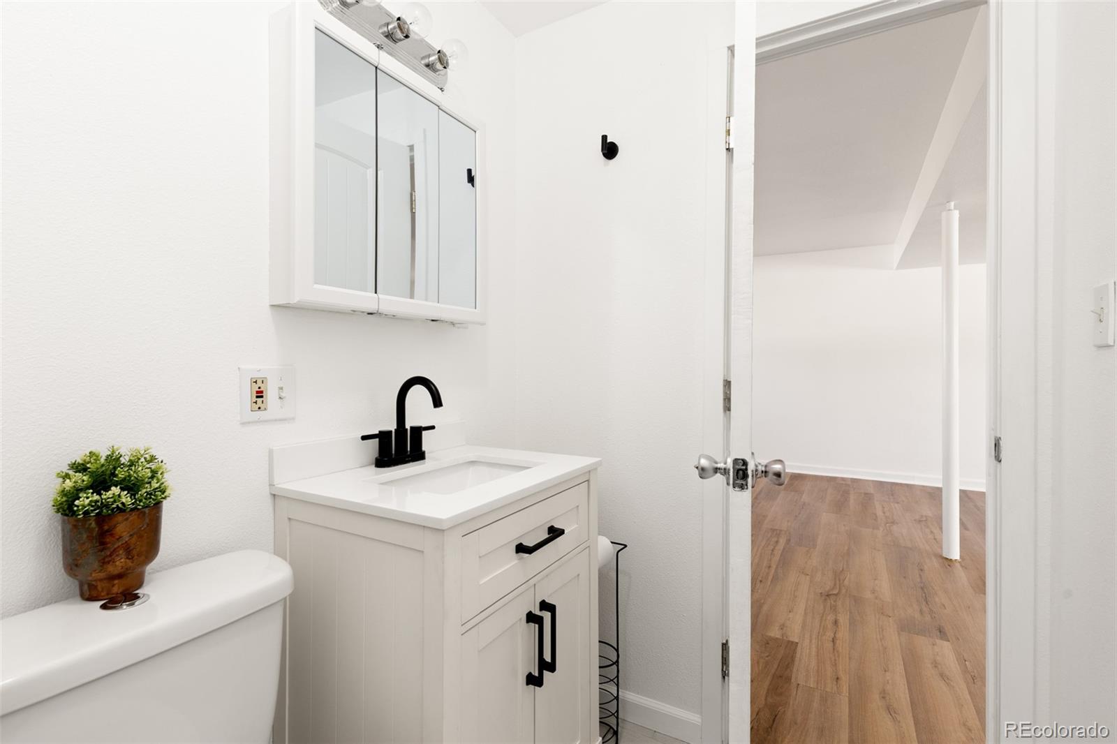 MLS Image #30 for 887  clarkson court,denver, Colorado