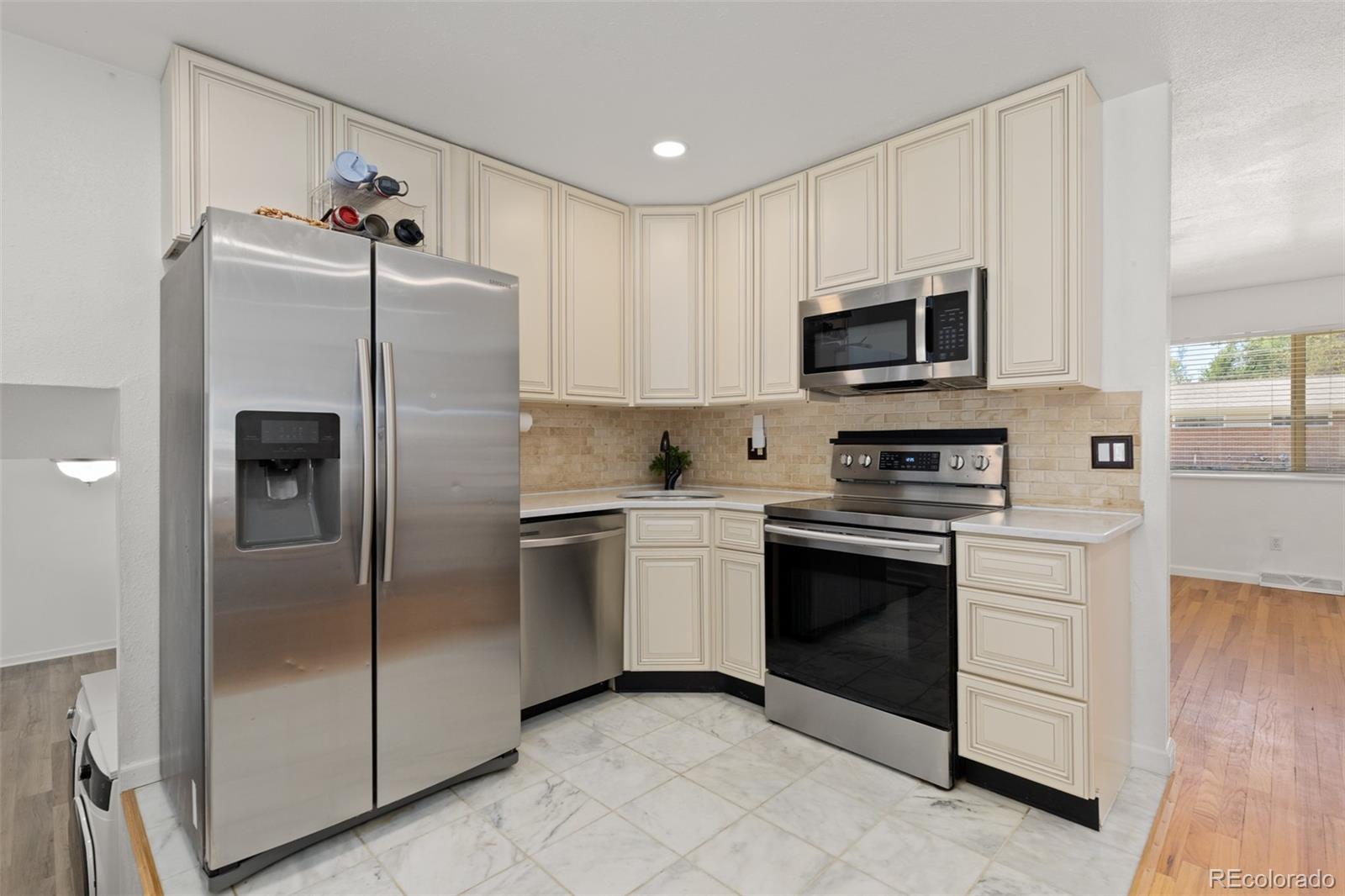 MLS Image #8 for 887  clarkson court,denver, Colorado