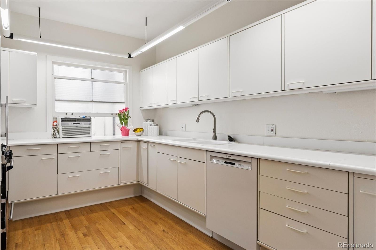 MLS Image #4 for 1515 e 9th avenue,denver, Colorado