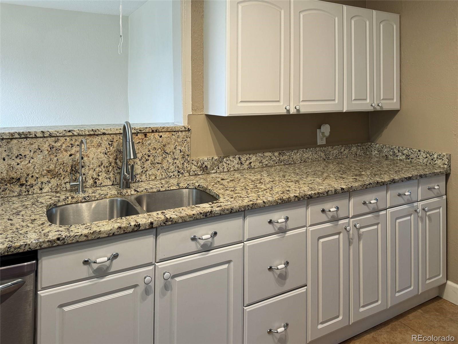 MLS Image #9 for 4437 s bannock street,englewood, Colorado