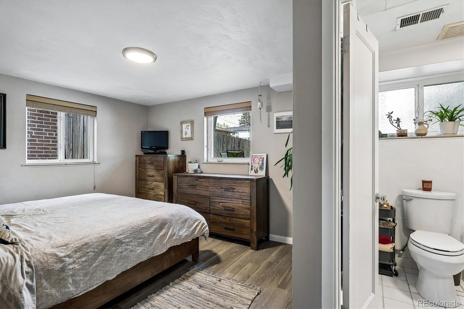 MLS Image #28 for 1439 s university boulevard,denver, Colorado