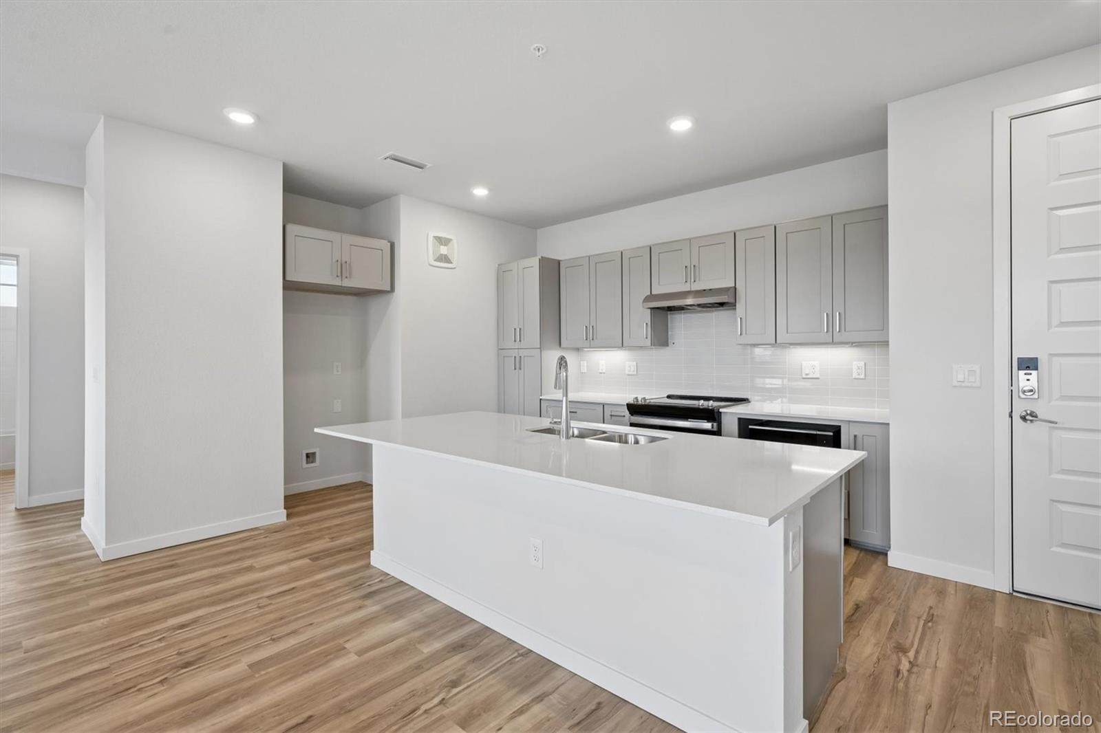 MLS Image #6 for 483  interlocken boulevard 206,broomfield, Colorado