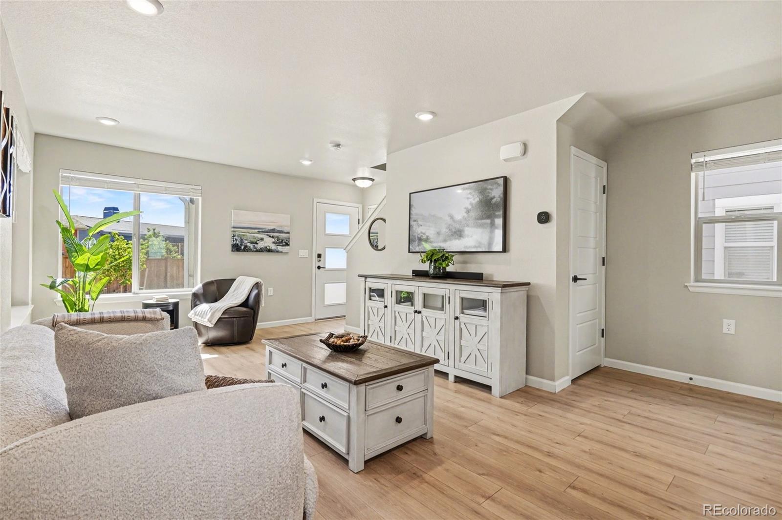 MLS Image #6 for 6331 n hanover street,denver, Colorado