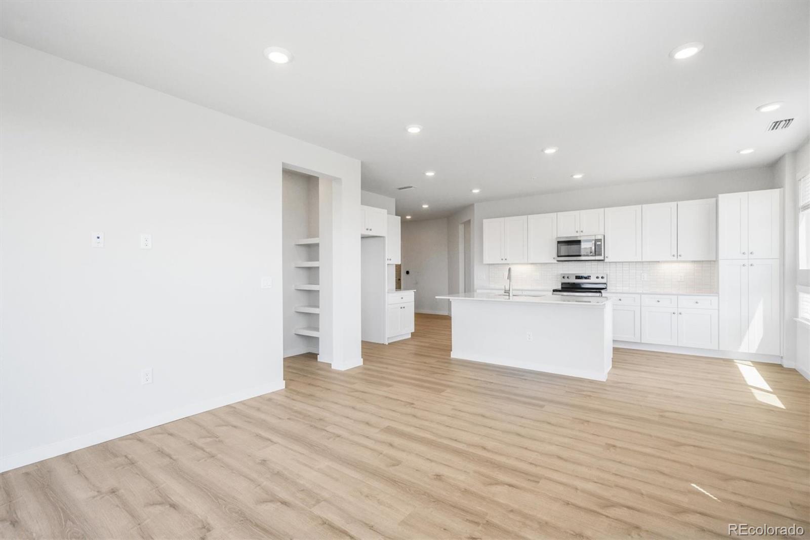 MLS Image #11 for 483  interlocken boulevard 305,broomfield, Colorado