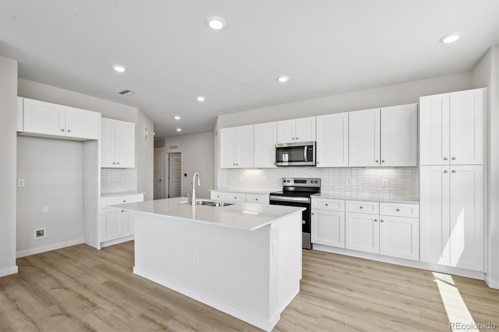 MLS Image #4 for 483  interlocken boulevard 305,broomfield, Colorado