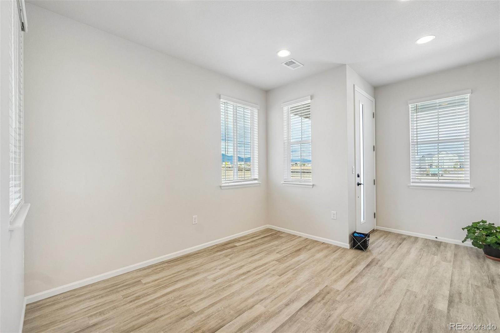MLS Image #11 for 9109  snake river street,littleton, Colorado