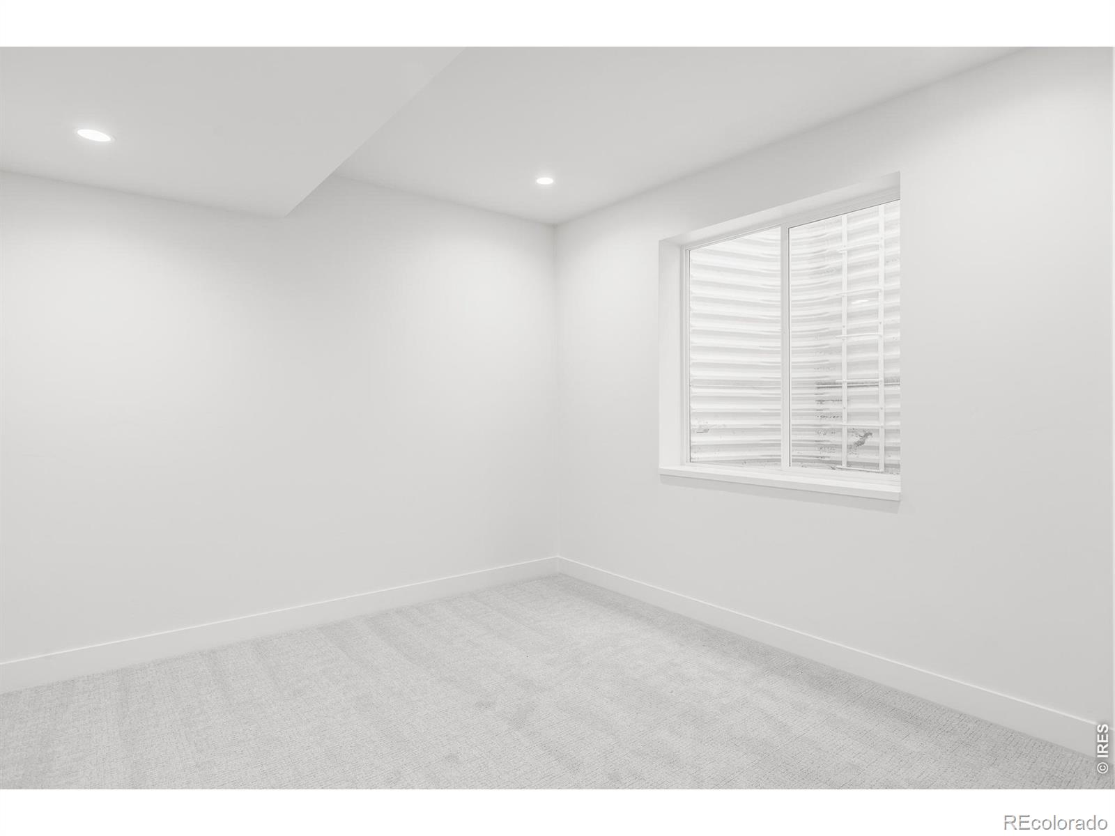 MLS Image #38 for 1060 s garfield street,denver, Colorado