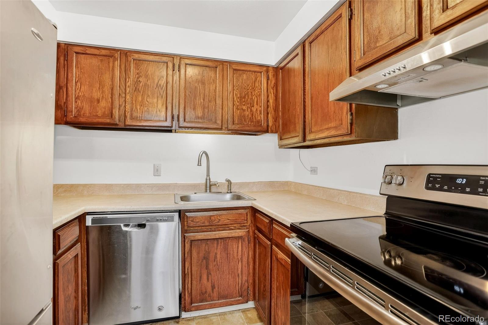 MLS Image #13 for 1366  garfield street 206,denver, Colorado