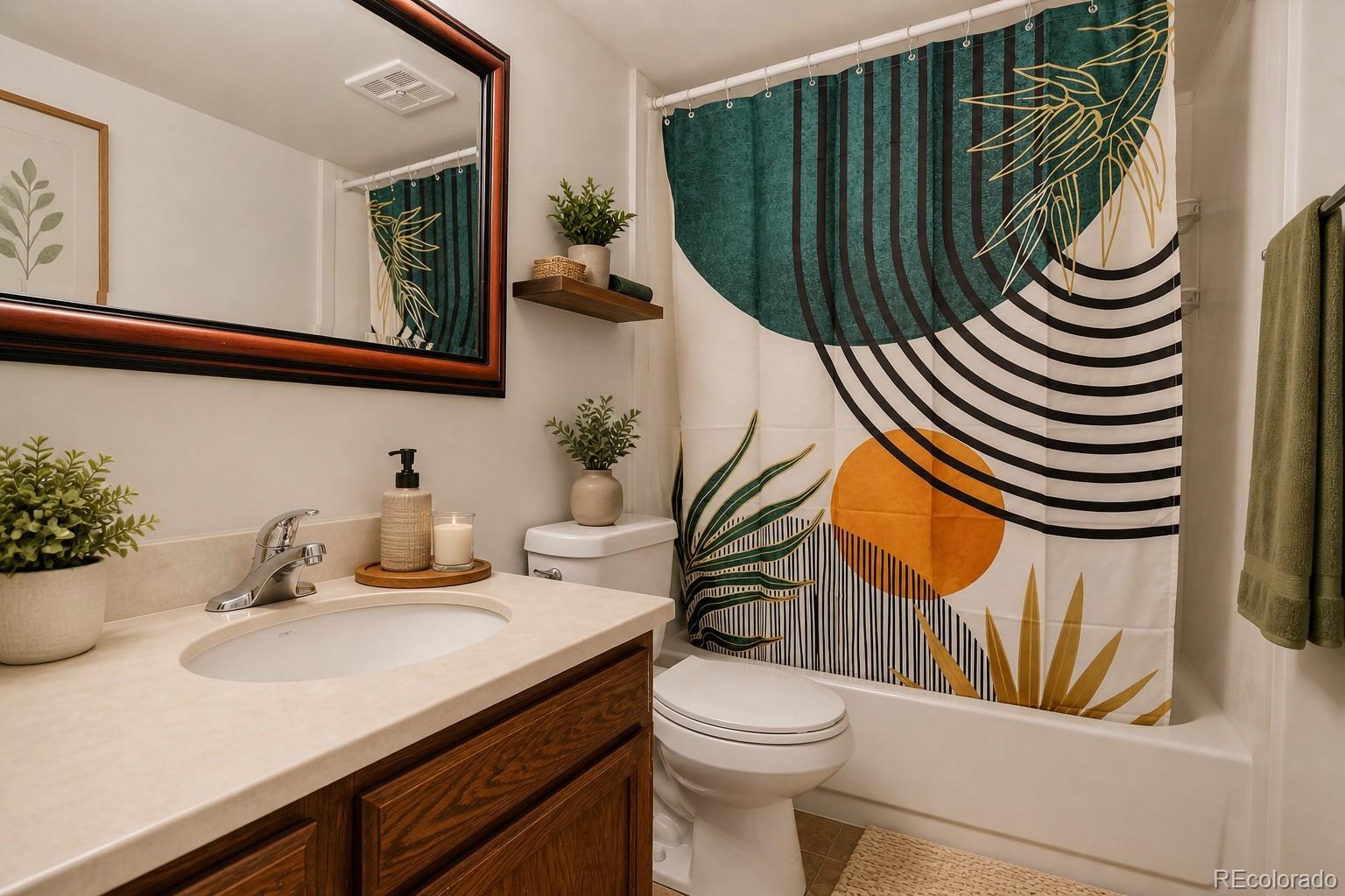 MLS Image #8 for 1366  garfield street 206,denver, Colorado
