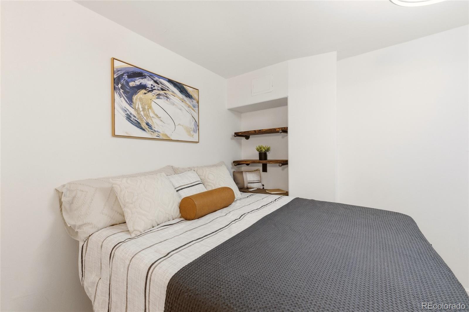 MLS Image #11 for 1617  california street 3b,denver, Colorado