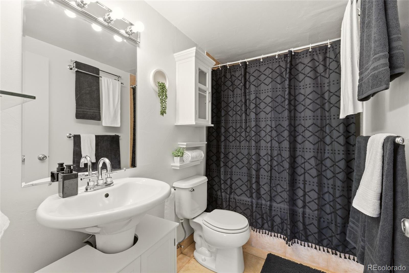 MLS Image #12 for 1617  california street 3b,denver, Colorado