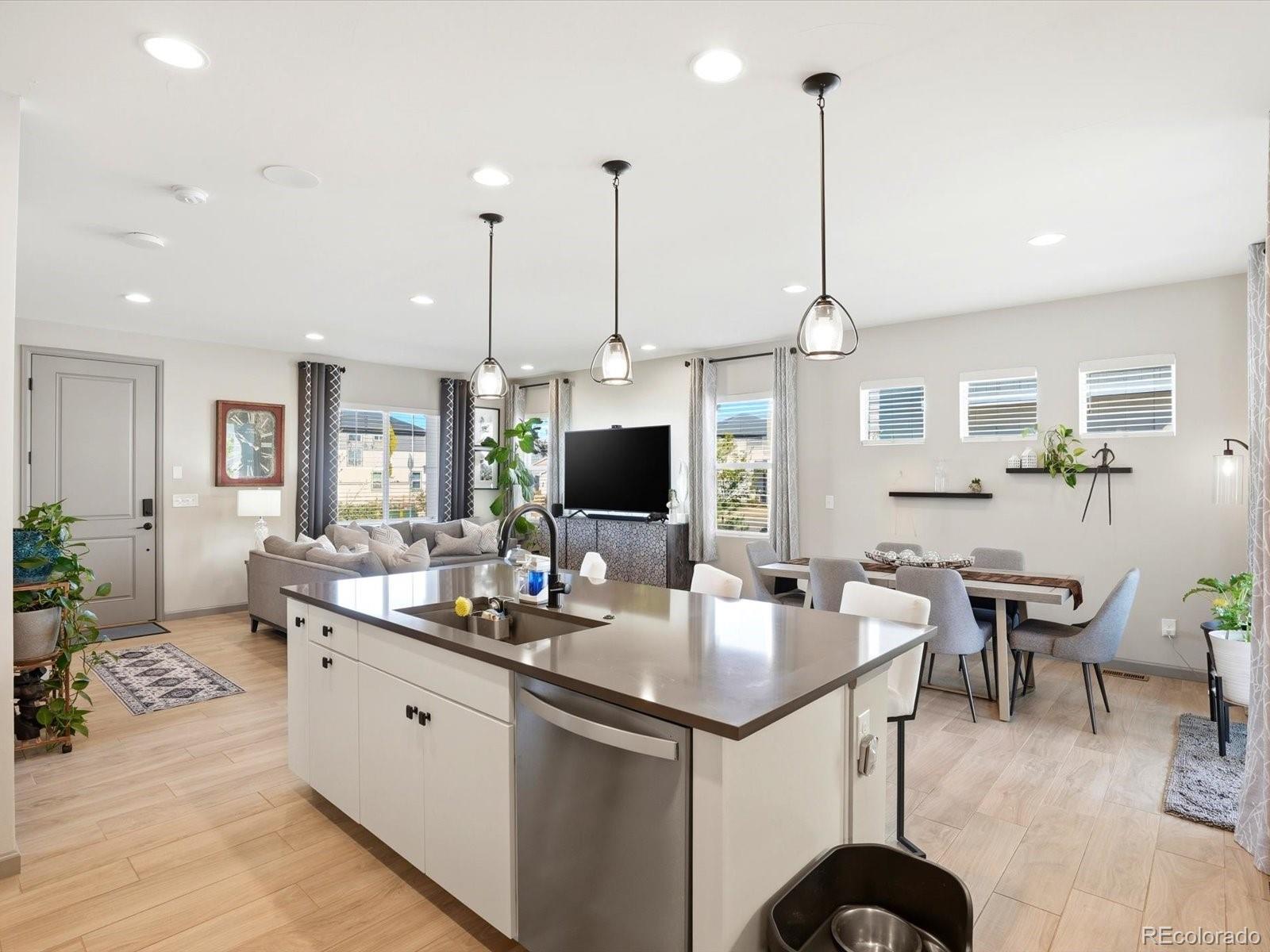 MLS Image #15 for 10710  reunion parkway,commerce city, Colorado