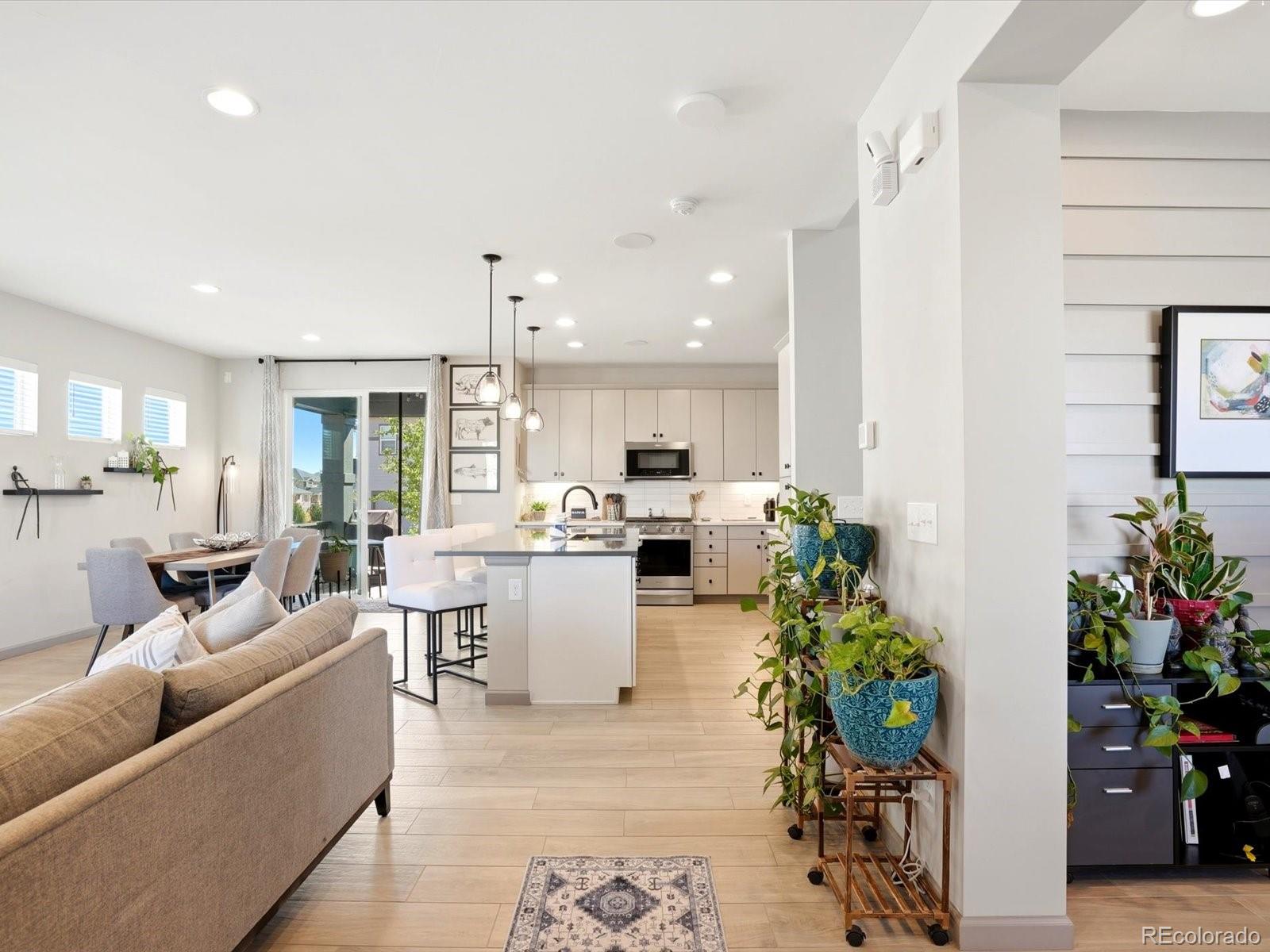 MLS Image #3 for 10710  reunion parkway,commerce city, Colorado