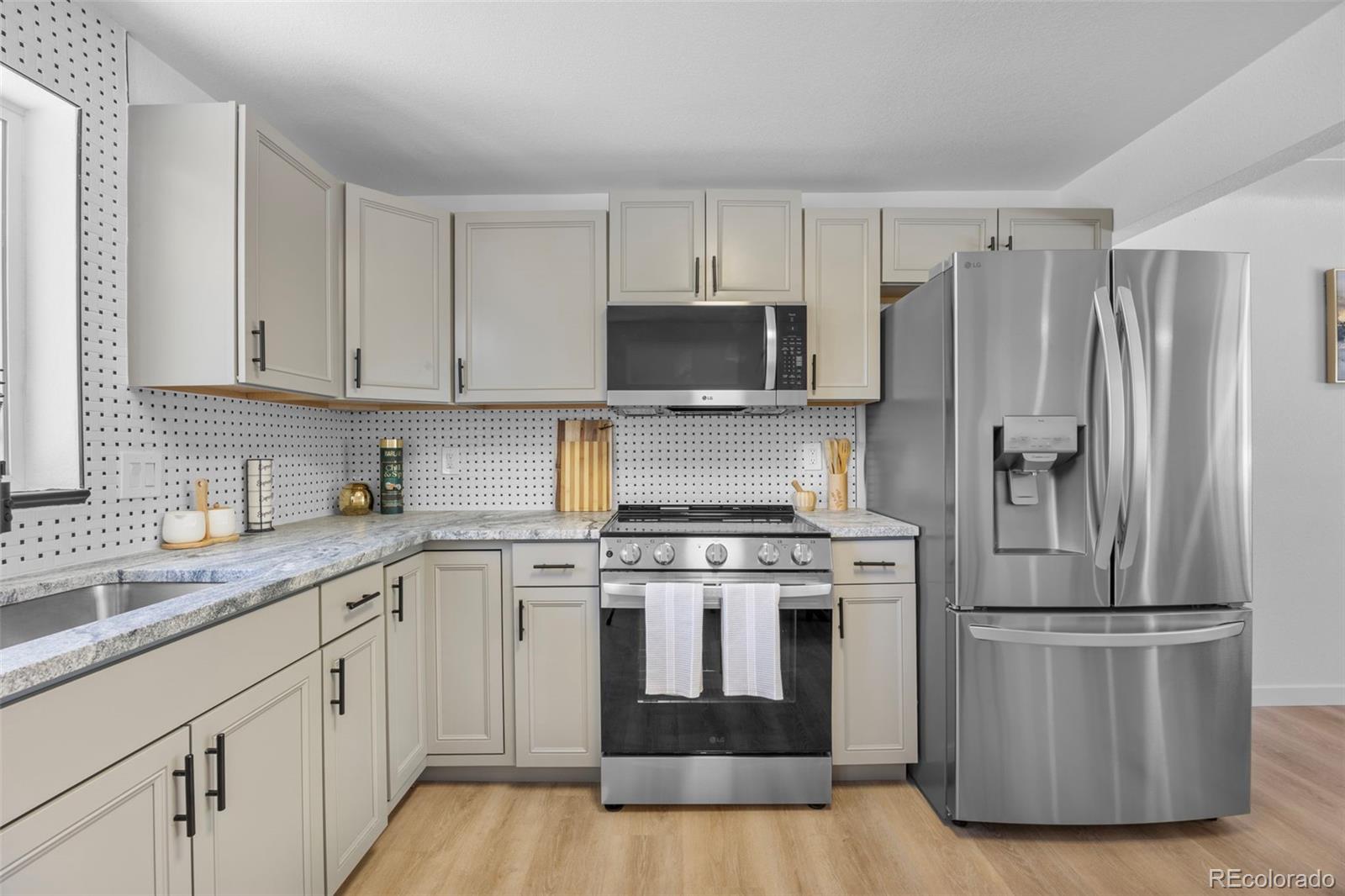 MLS Image #16 for 10018 w 60th avenue,arvada, Colorado