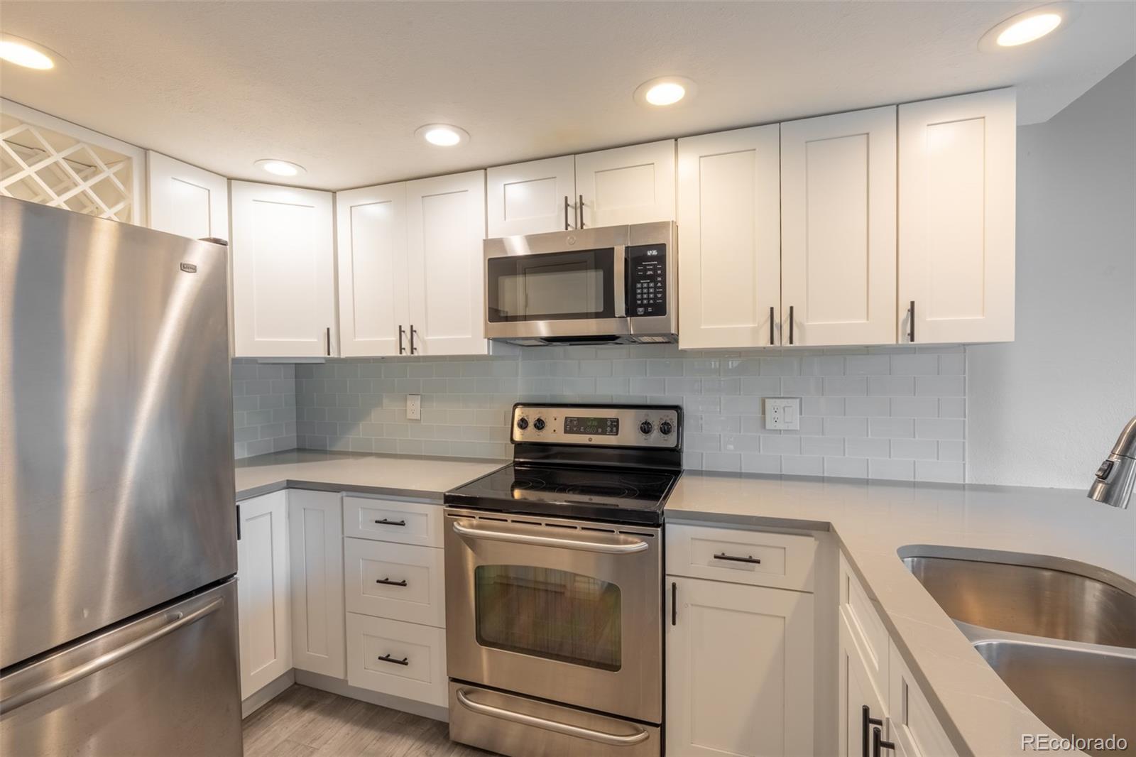 MLS Image #10 for 8055  holland court b,arvada, Colorado