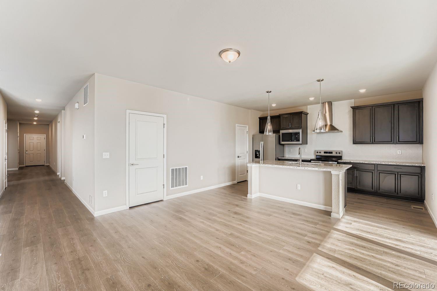 MLS Image #10 for 54910 e 28th place,strasburg, Colorado