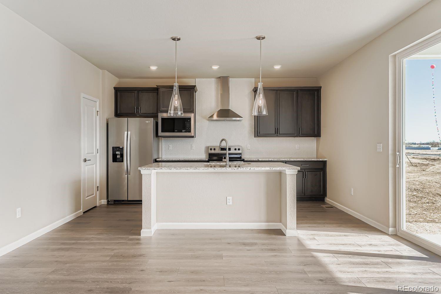 MLS Image #14 for 54910 e 28th place,strasburg, Colorado
