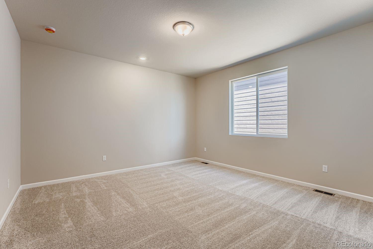 MLS Image #15 for 54910 e 28th place,strasburg, Colorado