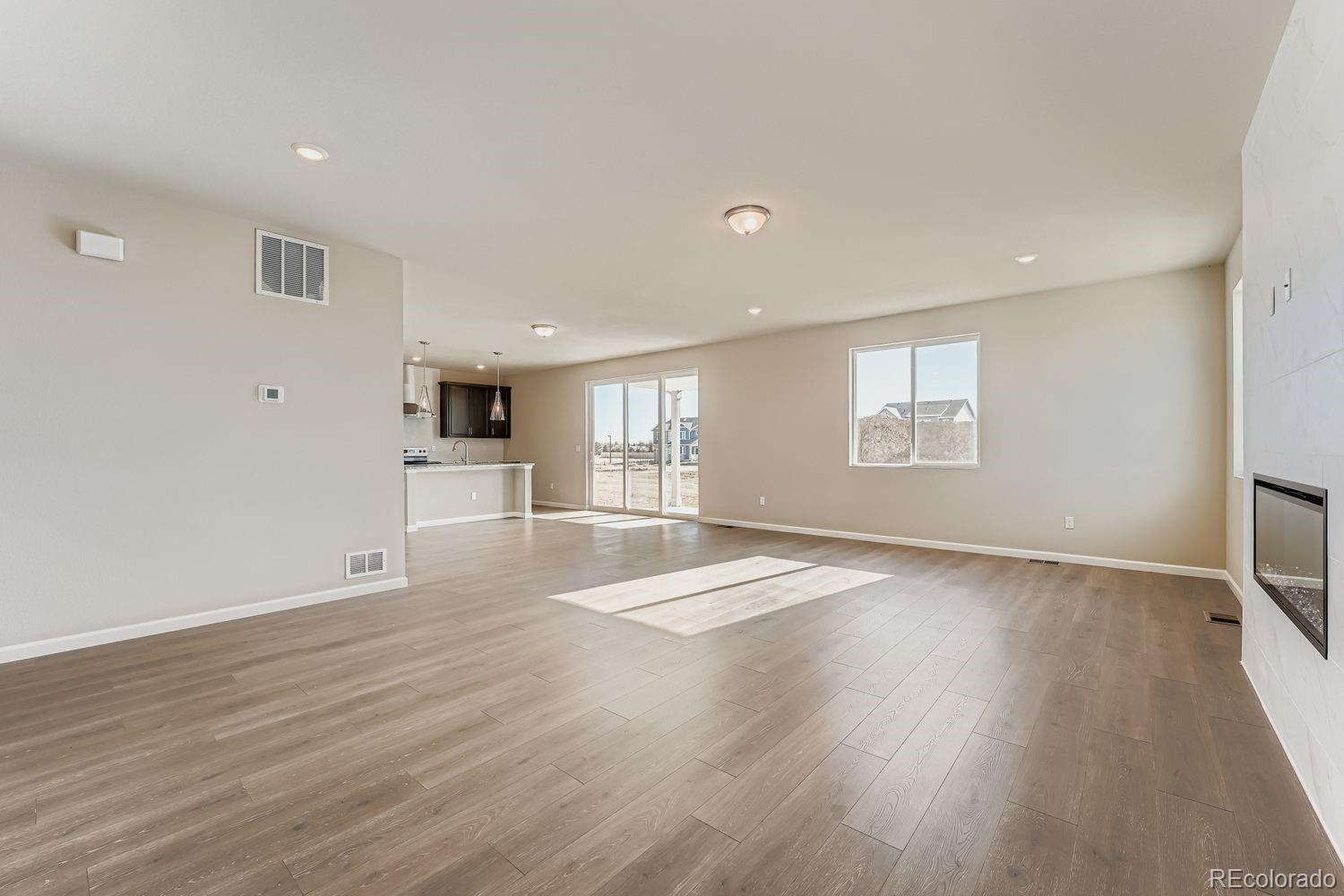 MLS Image #7 for 54910 e 28th place,strasburg, Colorado