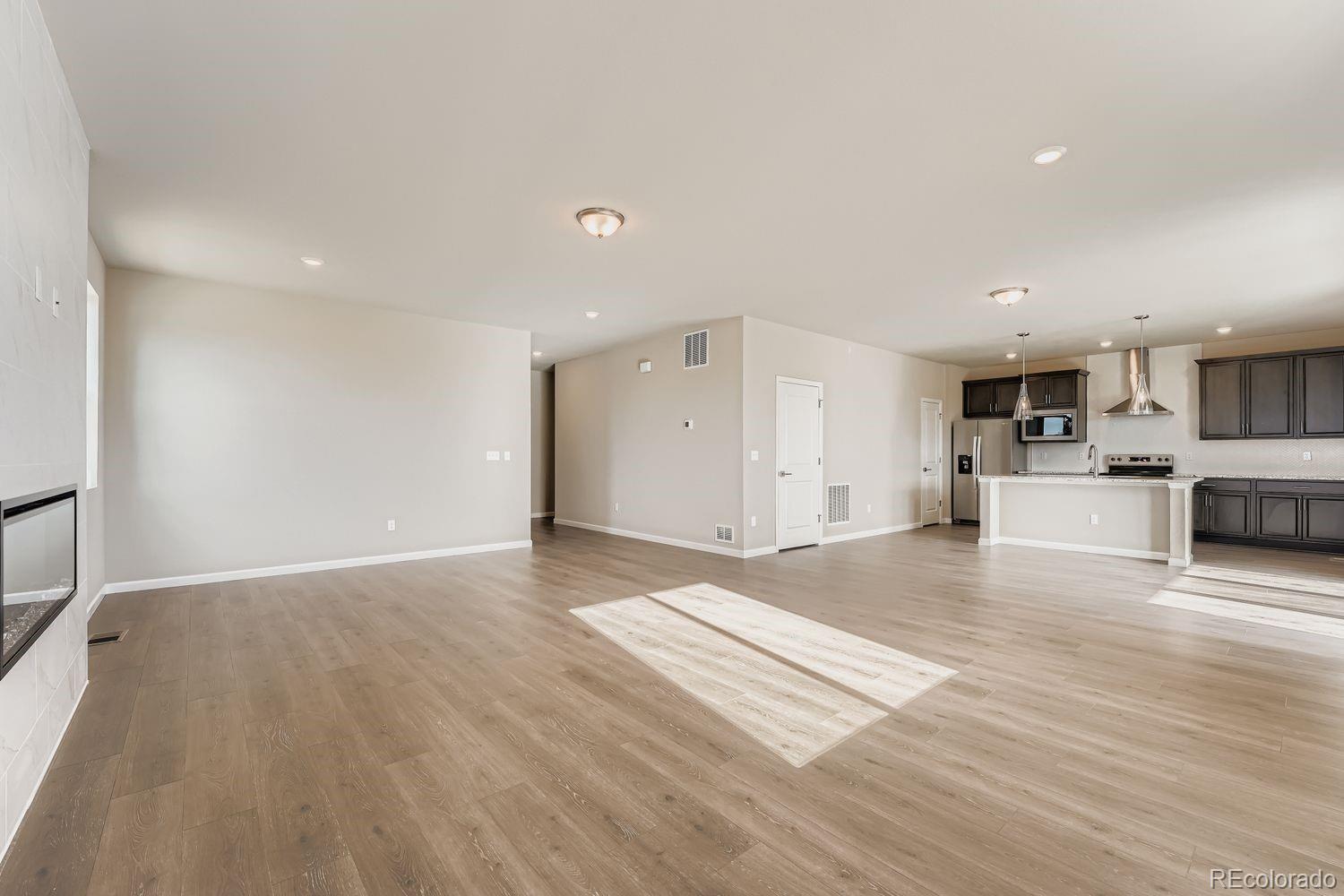 MLS Image #8 for 54910 e 28th place,strasburg, Colorado