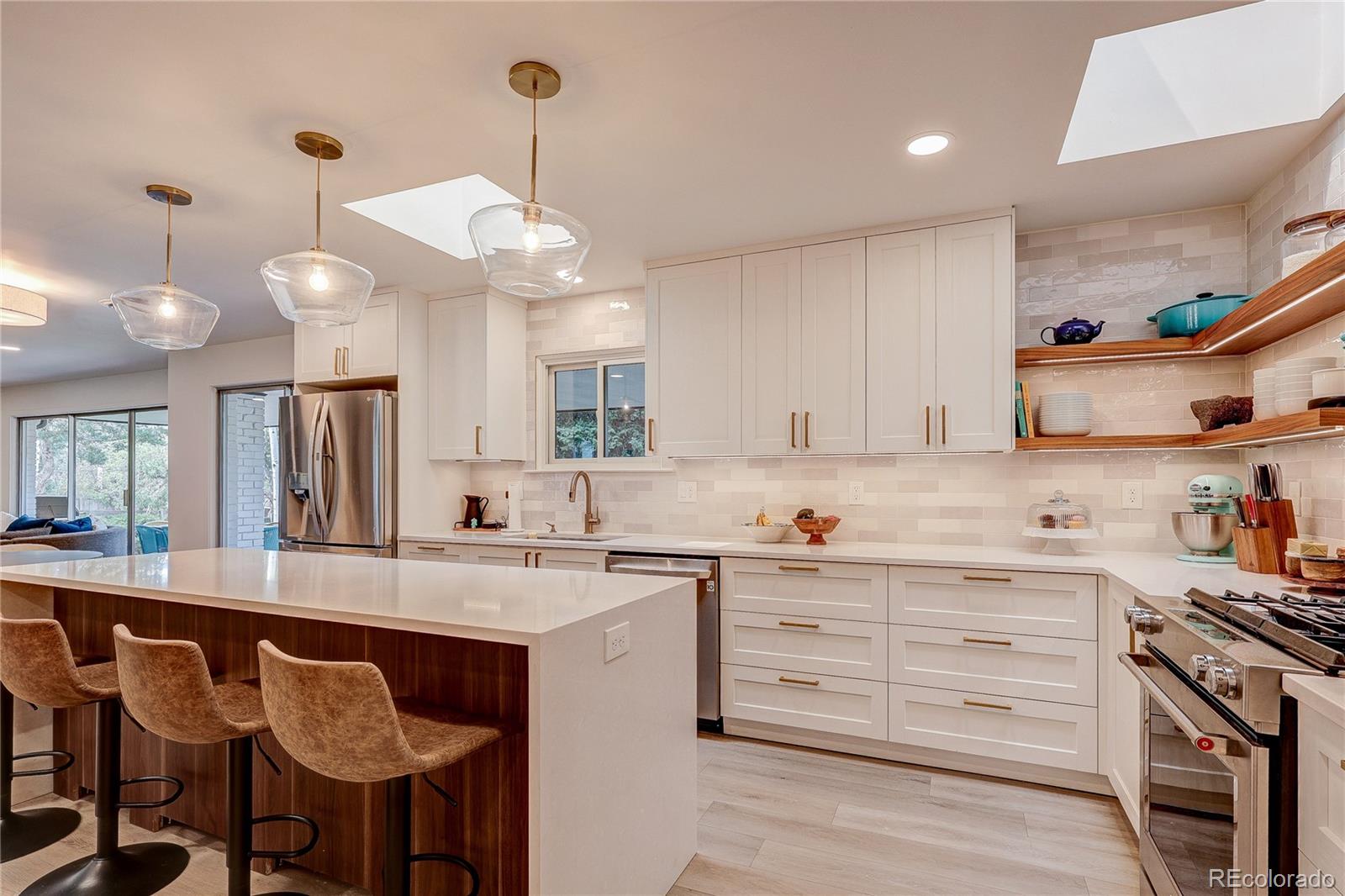 MLS Image #10 for 3981 s hillcrest drive,denver, Colorado
