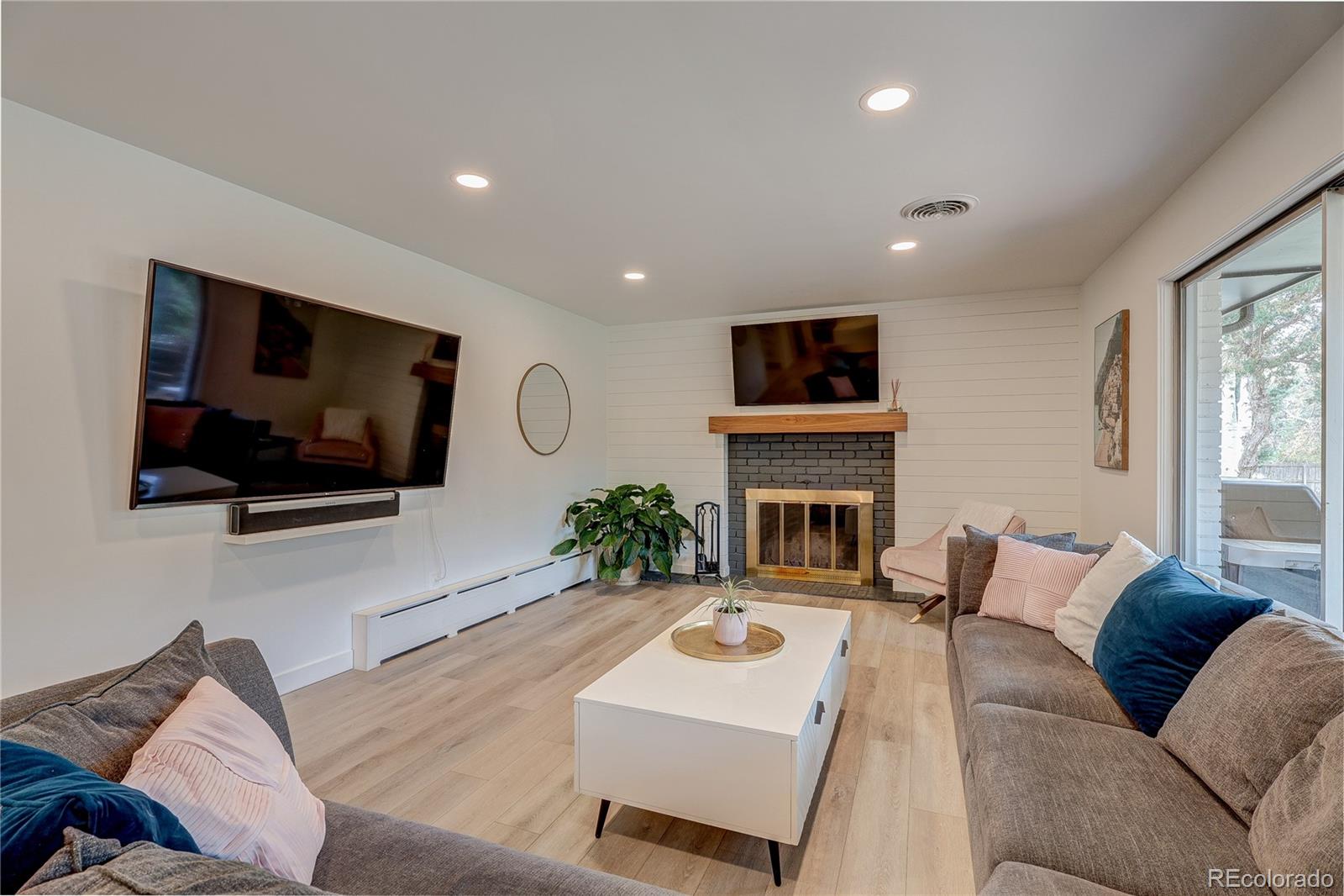 MLS Image #20 for 3981 s hillcrest drive,denver, Colorado