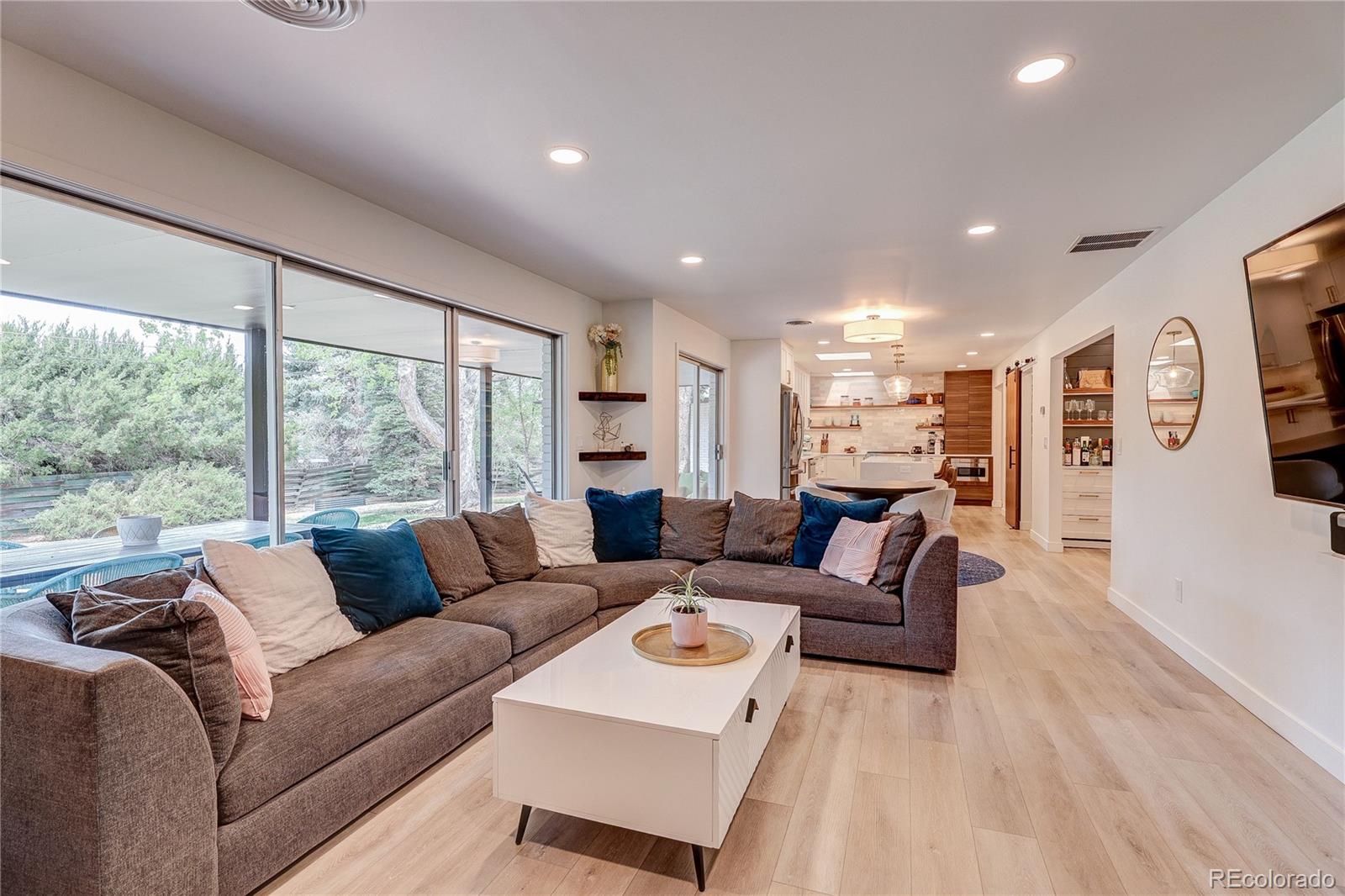 MLS Image #22 for 3981 s hillcrest drive,denver, Colorado