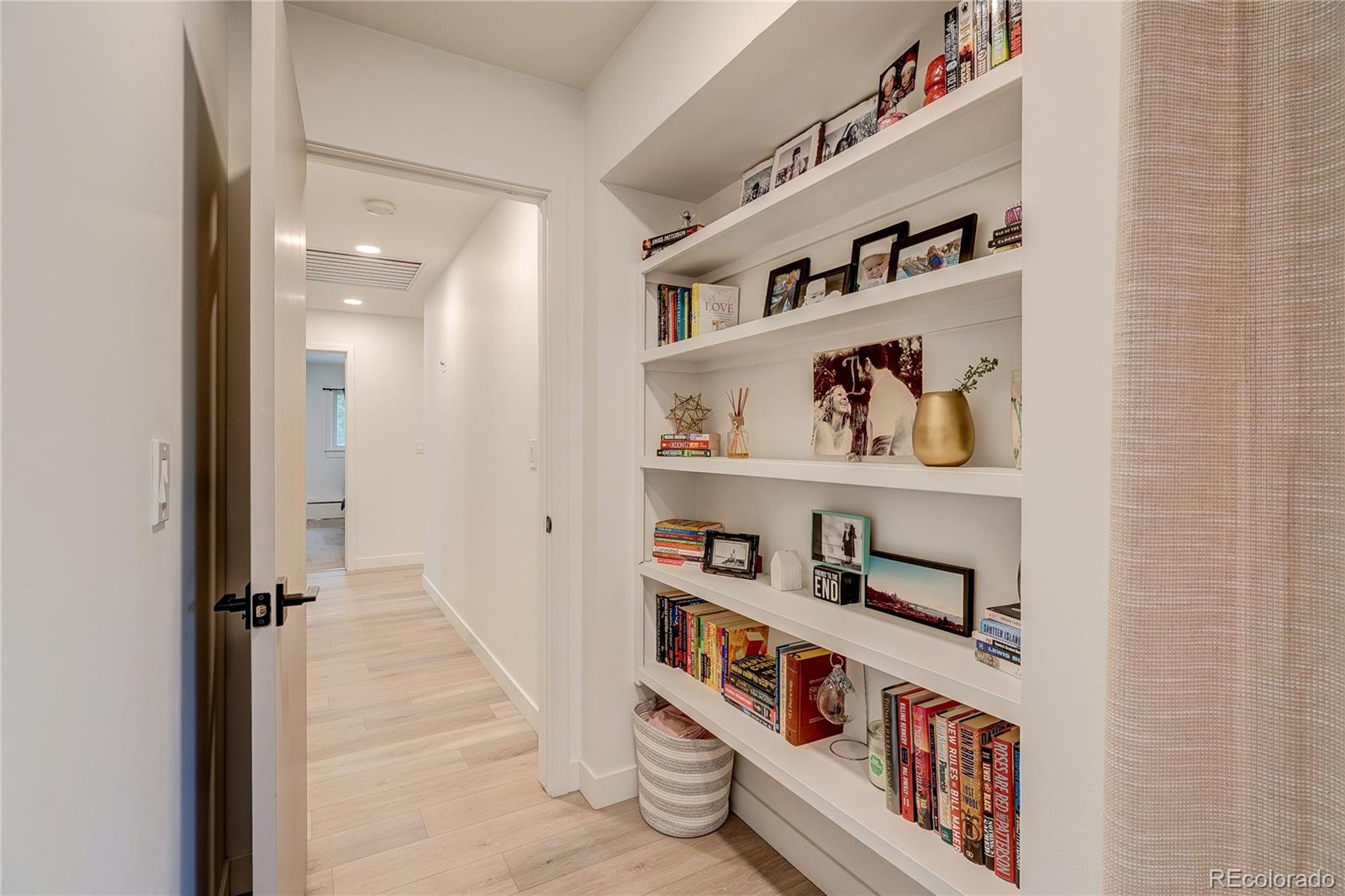 MLS Image #32 for 3981 s hillcrest drive,denver, Colorado
