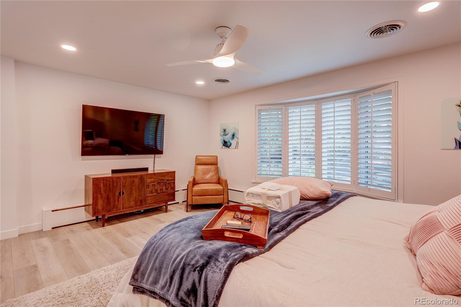 MLS Image #36 for 3981 s hillcrest drive,denver, Colorado