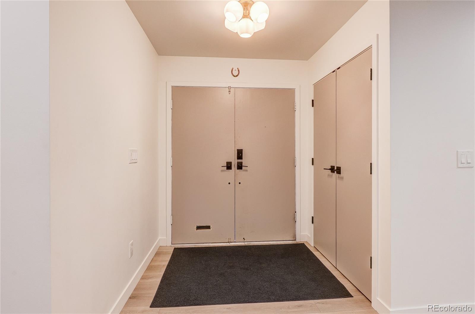 MLS Image #7 for 3981 s hillcrest drive,denver, Colorado