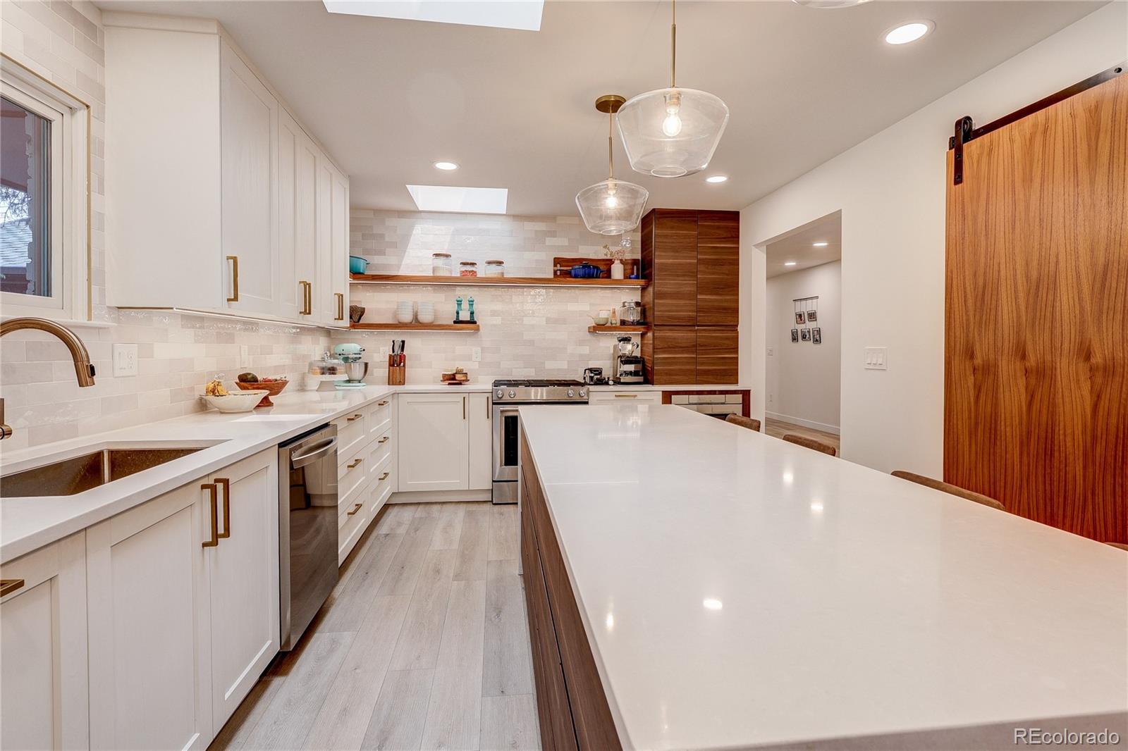 MLS Image #9 for 3981 s hillcrest drive,denver, Colorado