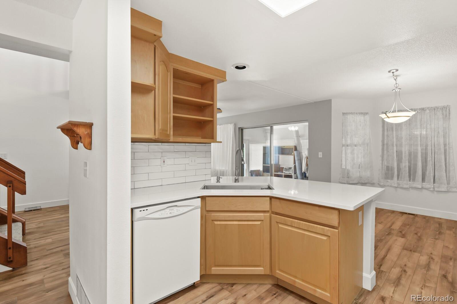 MLS Image #6 for 8285 s gaylord circle,centennial, Colorado