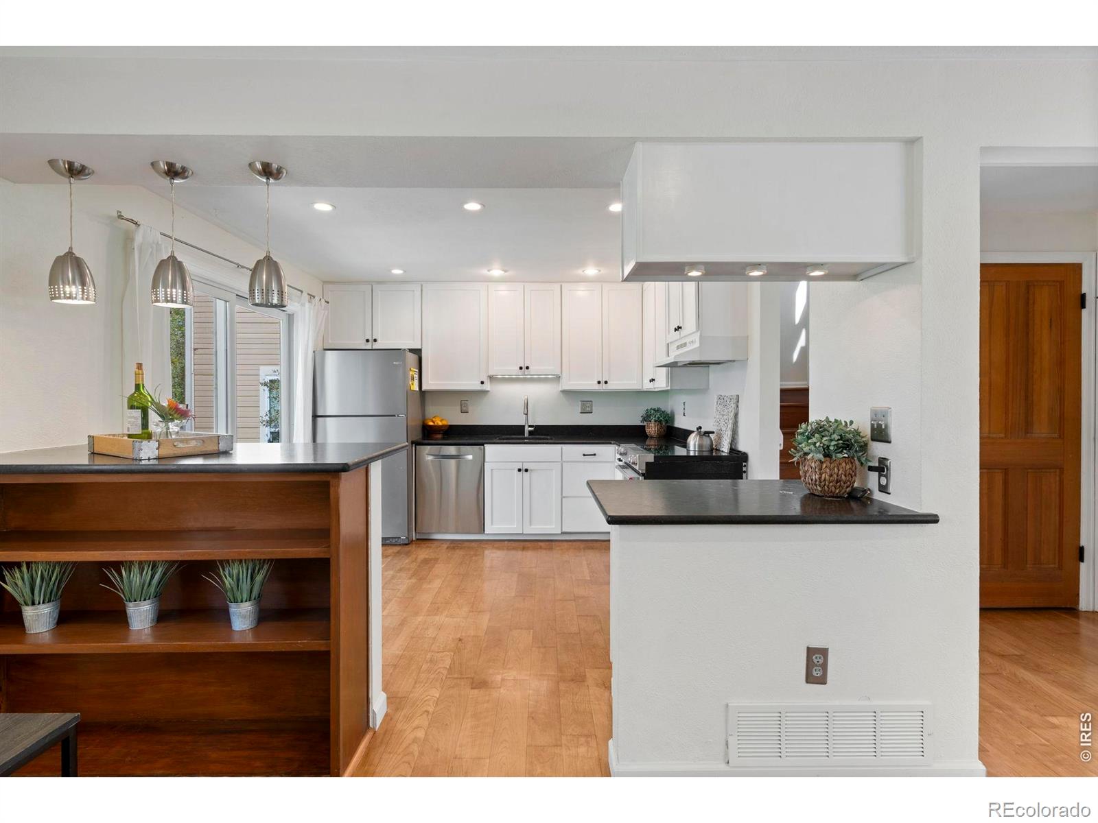MLS Image #14 for 209 w sycamore lane,louisville, Colorado